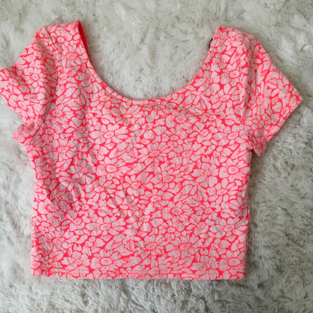 NEON PINK FLOWERY CROP TOP